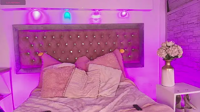 Snapshot of Yaki_Tai chatting on March 2026 04:14:01 AM Yaki Tai online show from March 2026 04:14:01 AM