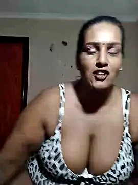 NWC4LYF online show from April 2026 08:35:02 PM