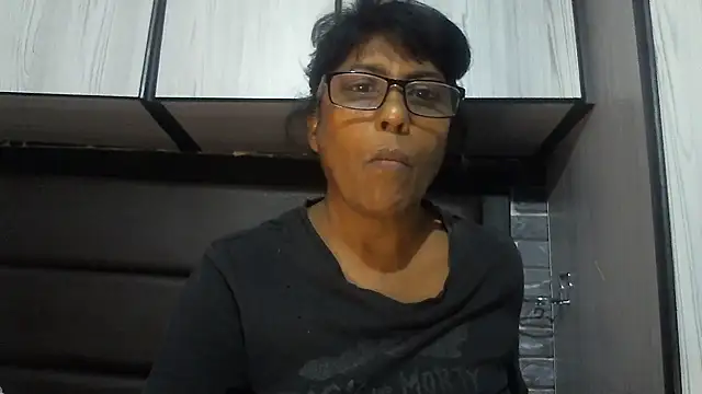 MsAttitude online show from December 2025 08:01:02 AM