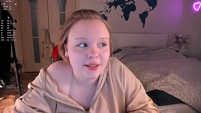 LisaLaas online show from December 2024 04:20:02 PM