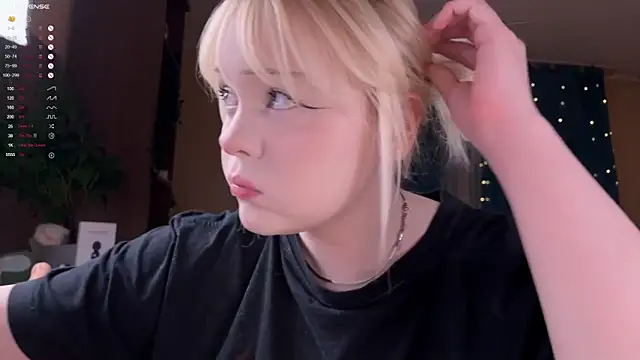 Snapshot of LisaLaas chatting on February 2026 09:16:01 PM LisaLaas online show from February 2026 09:16:01 PM