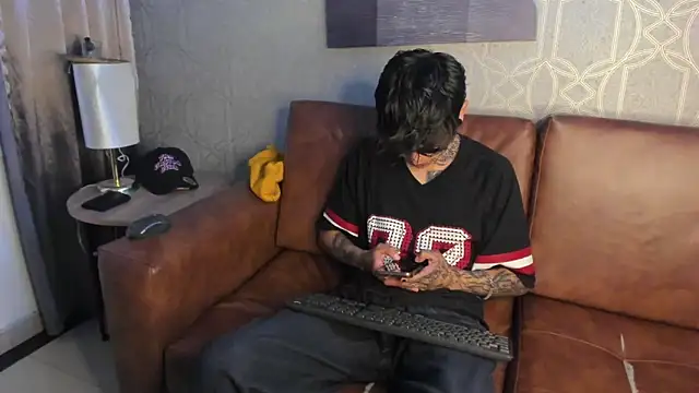 AcidMilo online show from December 2024 12:55:01 PM