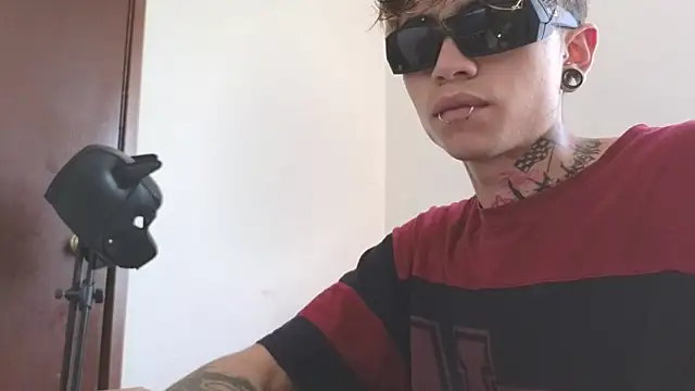 AcidMilo online show from February 2025 09:11:02 PM