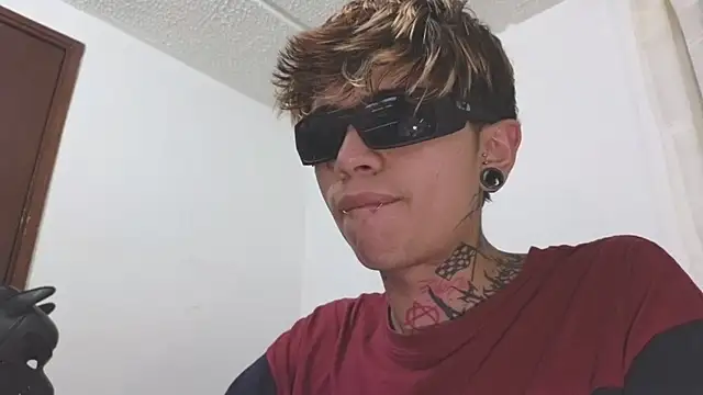 AcidMilo online show from February 2025 12:16:01 AM