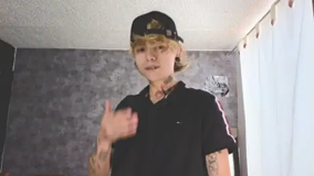 AcidMilo online show from October 2025 07:13:01 PM