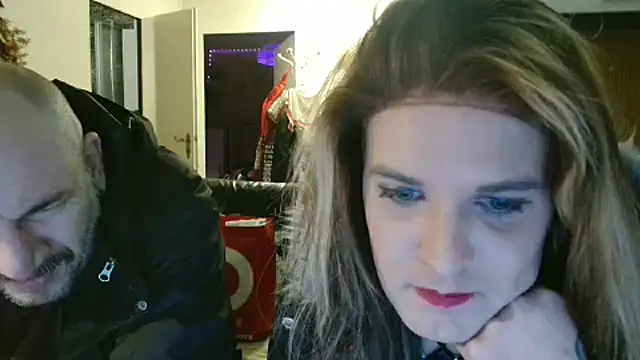 Snapshot of TransandBoy chatting on December 2024 01:43:01 AM TransandBoy online show from December 2024 01:43:01 AM