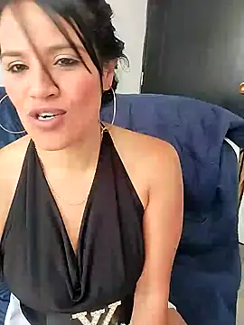 zhayra rose online show from December 2024 04:20:02 PM