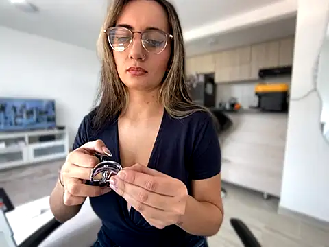 Anny Moore09 online show from September 2025 02:52:02 PM