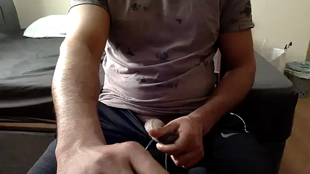 Snapshot of CoolBiDude chatting on March 2026 03:37:02 PM CoolBiDude online show from March 2026 03:37:02 PM