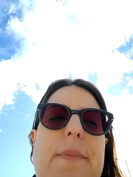 dolcehelena993 online show from October 2025 09:51:01 AM