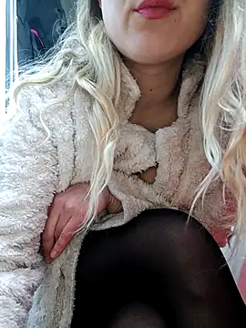 dolcehelena993 online show from February 2026 10:13:02 AM