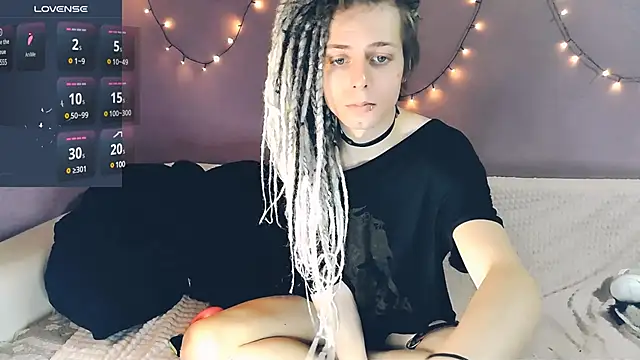 Littlepinkcat online show from March 2025 07:31:02 PM