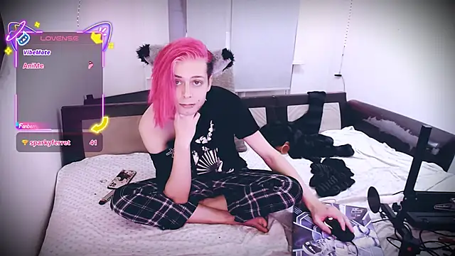 Littlepinkcat online show from December 2025 04:08:02 AM