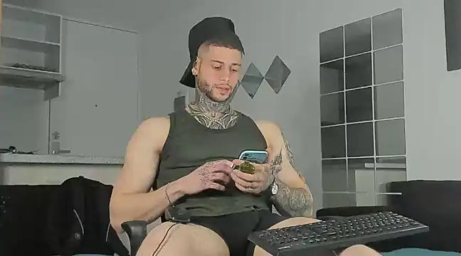  jamesleandros1 online show from December 2024 10:26:02 PM