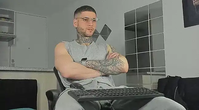  jamesleandros1 online show from December 2024 02:01:01 AM