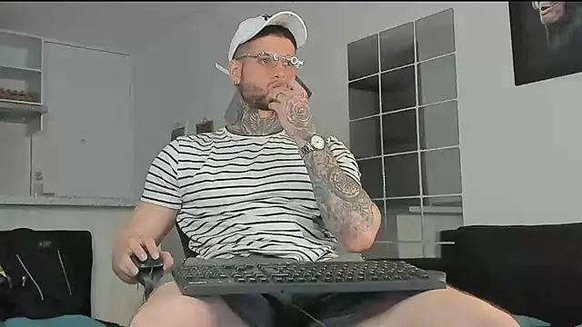  jamesleandros1 online show from January 2025 10:05:01 PM