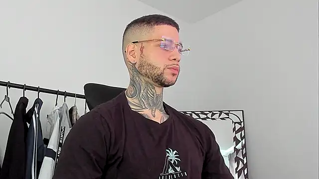  jamesleandros1 online show from October 2025 04:20:02 PM