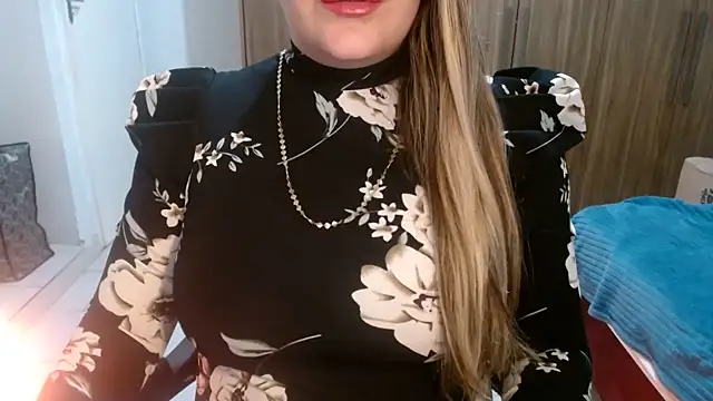 Snapshot of Aliceescobar chatting on May 2026 02:02:02 PM Aliceescobar online show from May 2026 02:02:02 PM