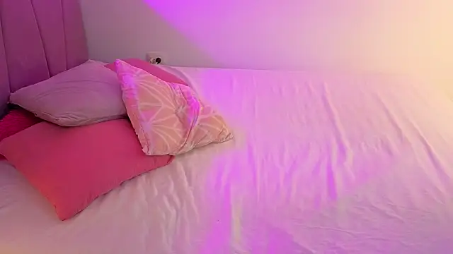 PIA STONE online show from February 2026 09:02:02 PM