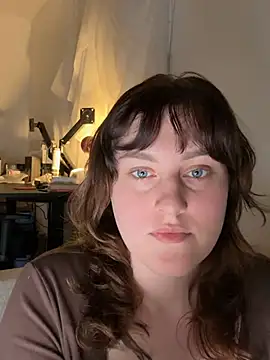 KiraKoval online show from April 2026 06:46:02 PM