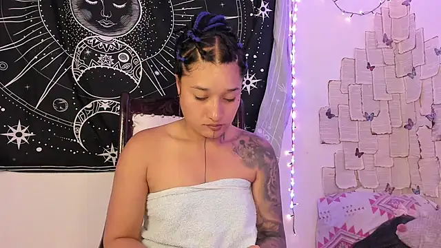 Eva Lee  online show from September 2025 05:40:01 AM