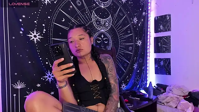 Eva Lee  online show from October 2025 07:40:02 AM