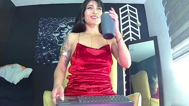 EvangelineCors online show from February 2026 06:48:01 PM