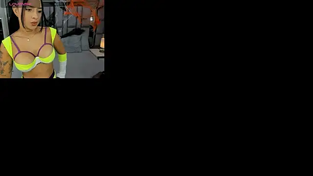 EMMAHILL1 online show from October 2025 11:34:02 AM