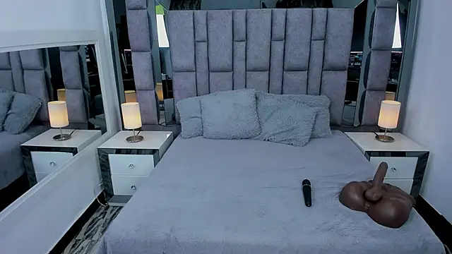 EMMAHILL1 online show from April 2026 11:16:01 AM