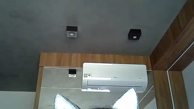 Skinny-Kitten online show from October 2025 03:32:02 PM