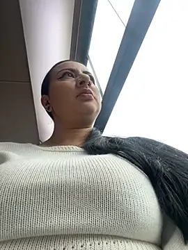 Abril Luv online show from September 2025 12:07:01 PM