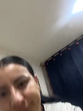 Abril Luv online show from September 2025 01:08:02 AM