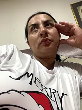 Abril Luv online show from October 2025 02:10:01 AM