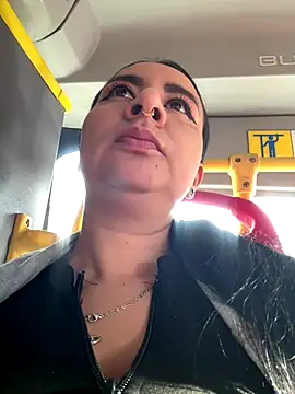 Abril Luv online show from December 2025 12:23:02 PM