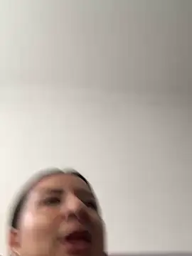 Abril Luv online show from March 2026 12:43:01 PM