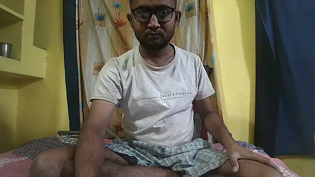 Snapshot of Cute_boy2000 chatting on March 2025 12:53:01 AM Cute boy2000 online show from March 2025 12:53:01 AM