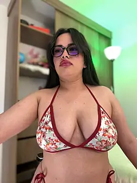 Snapshot of andra_rose chatting on December 2024 12:11:01 AM andra rose online show from December 2024 12:11:01 AM