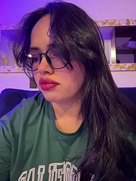 Snapshot of andra_rose chatting on January 2025 11:15:01 PM andra rose online show from January 2025 11:15:01 PM