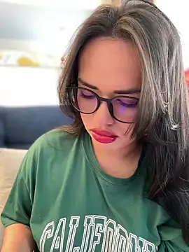 Snapshot of andra_rose chatting on February 2025 01:56:02 PM andra rose online show from February 2025 01:56:02 PM