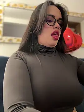 Snapshot of andra_rose chatting on February 2025 11:22:02 PM andra rose online show from February 2025 11:22:02 PM