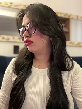 Snapshot of andra_rose chatting on February 2025 11:09:02 PM andra rose online show from February 2025 11:09:02 PM