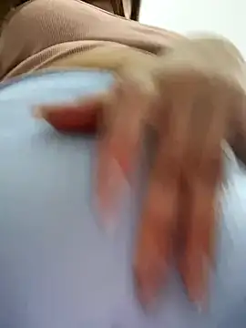 LuceroRm online show from November 2025 04:00:02 AM