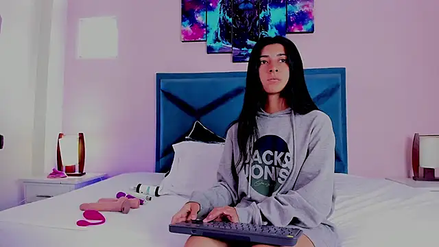 EmmaWilliamss online show from January 2025 01:51:01 PM