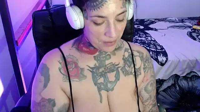 VampGirl1 online show from February 2025 04:14:02 AM