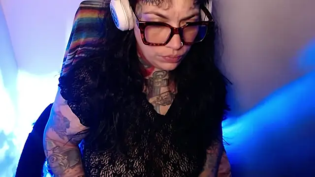 VampGirl1 online show from January 2026 07:33:01 AM