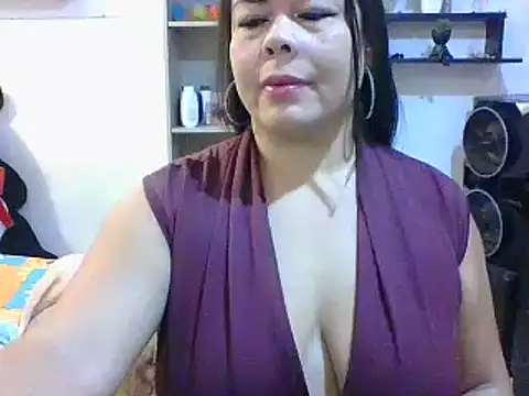 Snapshot of ChiaraFioree chatting on January 2025 03:11:01 PM ChiaraFioree online show from January 2025 03:11:01 PM