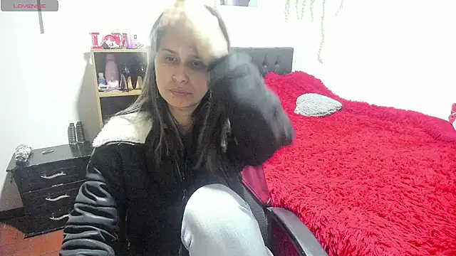 lauren ashlee online show from December 2025 12:15:02 AM