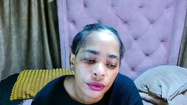 Snapshot of AFRICANGODDESSXXX chatting on May 2026 09:31:01 PM AFRICANGODDESSXXX online show from May 2026 09:31:01 PM