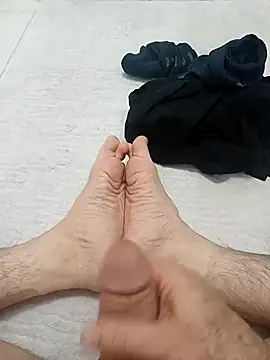 Snapshot of Hardapple01 chatting on December 2024 07:58:02 PM Hardapple01 online show from December 2024 07:58:02 PM