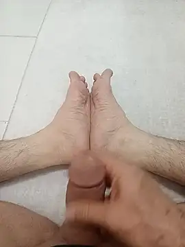 Snapshot of Hardapple01 chatting on March 2025 09:13:02 PM Hardapple01 online show from March 2025 09:13:02 PM